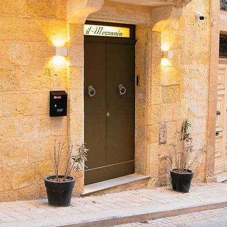 A Traditional Maltese Home In The Three Cities Birgu Luaran gambar